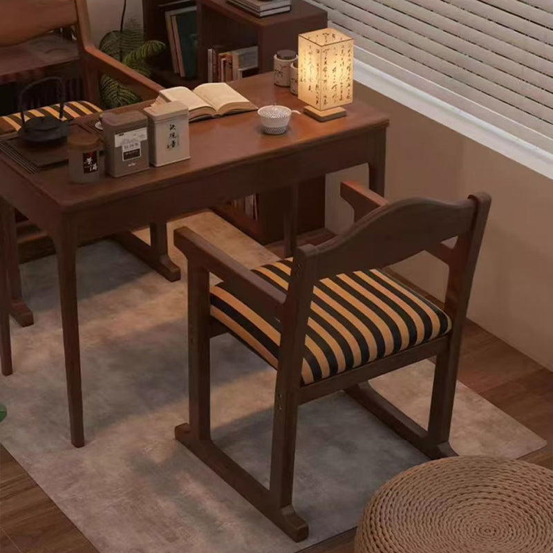Traditioneller französischer quadratischer Esszimmerstuhl aus Stoff mit Polsterung, Kautschukholz und Sperrholz, mit Rückenlehne und Armlehne, für das Esszimmer 