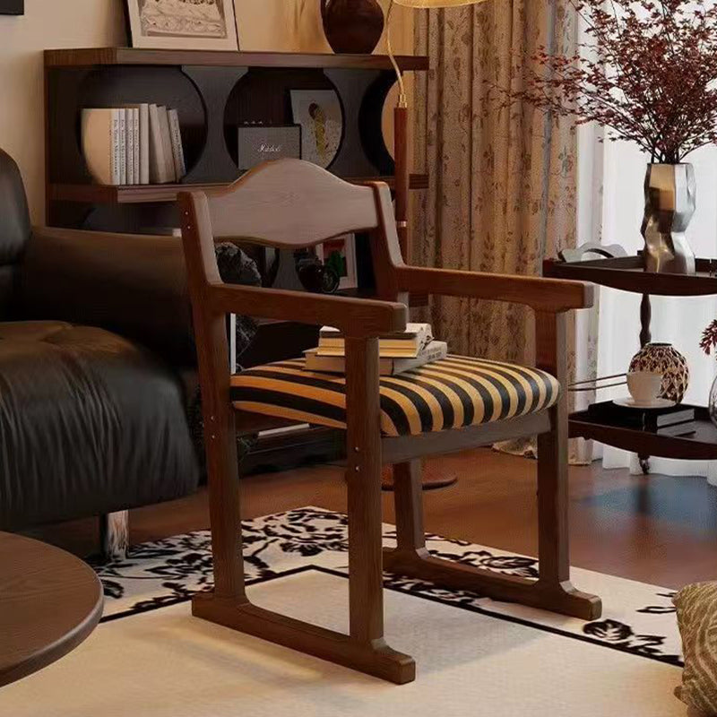 Traditioneller französischer quadratischer Esszimmerstuhl aus Stoff mit Polsterung, Kautschukholz und Sperrholz, mit Rückenlehne und Armlehne, für das Esszimmer 