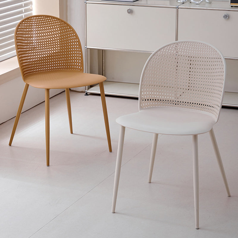 Moderner minimalistischer Bogen PP Webeisen Esszimmerstuhl Rückenlehne ohne Armlehnen für Esszimmer 