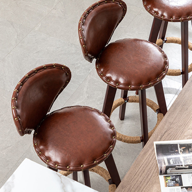 Taburete de bar contemporáneo escandinavo con arco redondo de cuero PU y madera maciza sin respaldo para comedor 