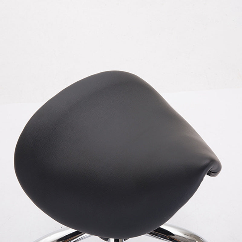 Taburete de bar moderno minimalista curvado de cuero PU PVC acero electrochapado sin respaldo ni brazos para comedor 