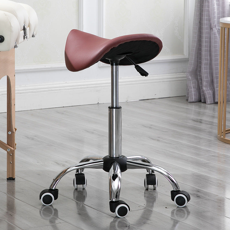 Taburete de bar moderno minimalista curvado de cuero PU PVC acero electrochapado sin respaldo ni brazos para comedor 