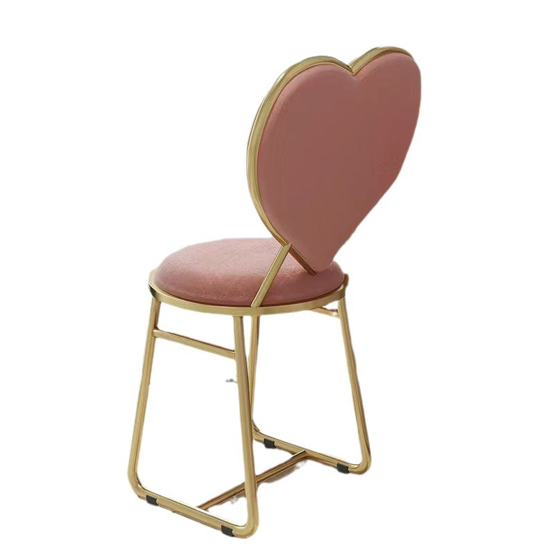 Zeitgenössischer kreativer Kohlenstoffstahl Flanell Herzform Esszimmerstuhl Rückenlehne ohne Armlehnen für Esszimmer 