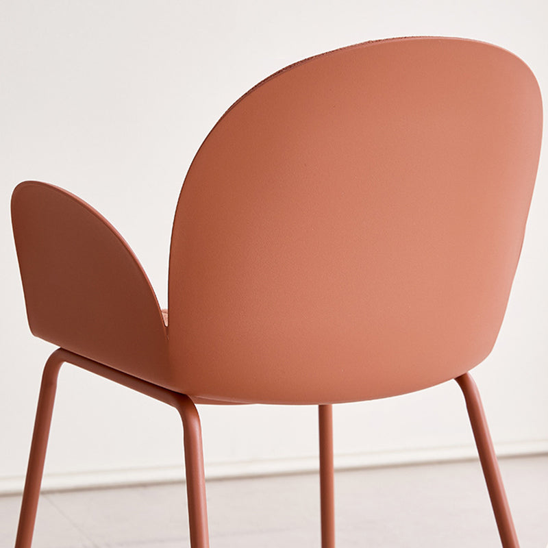 Sillón decorativo contemporáneo nórdico de plástico, hierro, algodón y lino con respaldo y reposabrazos para sala de estar 