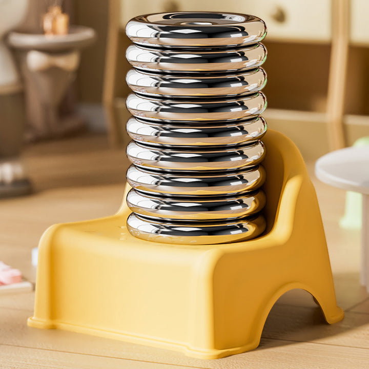 Moderner minimalistischer stapelbarer niedriger Kinderhocker aus PP in quadratischer Form ohne Armlehnen mit Rückenlehne fürs Wohnzimmer 