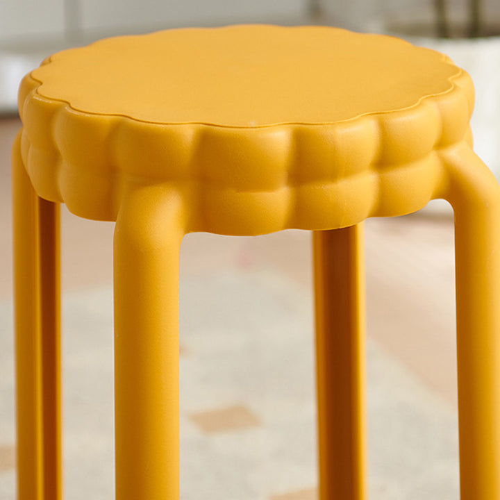 Moderner nordischer Kunststoff-Hocker in Blumenform ohne Rückenlehne und Armlehnen für das Wohnzimmer 