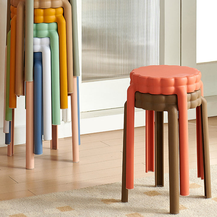 Moderner nordischer Kunststoff-Hocker in Blumenform ohne Rückenlehne und Armlehnen für das Wohnzimmer 