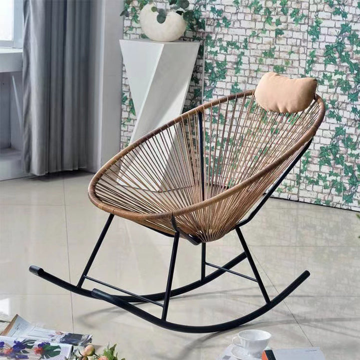 Traditioneller ovaler Vintage-Schaukelstuhl aus Eisen mit PE-Rattan-Geflecht, Rückenlehne und ohne Armlehnen für das Wohnzimmer 