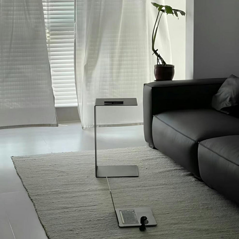 Moderner minimalistischer geometrischer Beistelltisch aus Karbonstahl, 2 Ebenen, für das Wohnzimmer 