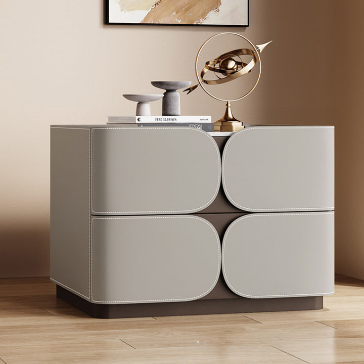 Table de chevet contemporaine nordique en cube carré en faux cuir de selle en bois massif avec matériel à 2 tiroirs pour chambre 
