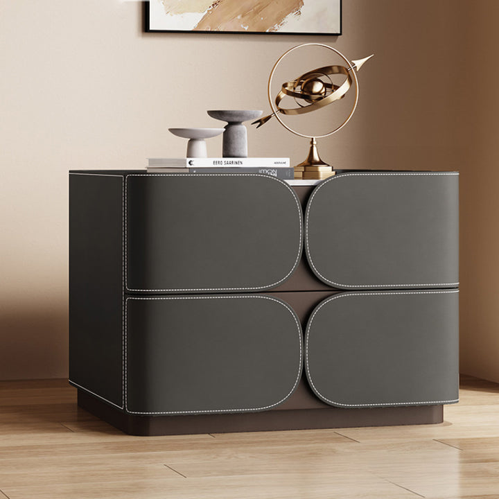 Table de chevet contemporaine nordique en cube carré en faux cuir de selle en bois massif avec matériel à 2 tiroirs pour chambre 