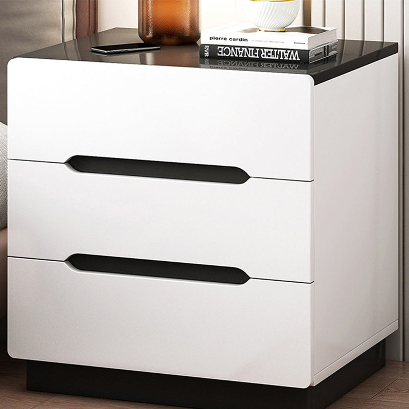 Mesa de noche de cubo cuadrado minimalista moderno de tablero artificial con 3 cajones para dormitorio 