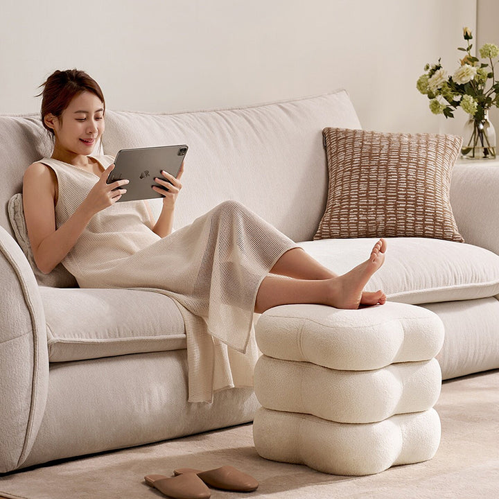 Contemporary Scandinavian Sherpa Fabric Pine Wood Plywood Foam Sponge Decorative Swivel Flower-Shaped Backless Armless Vanity Stool For Bedroom