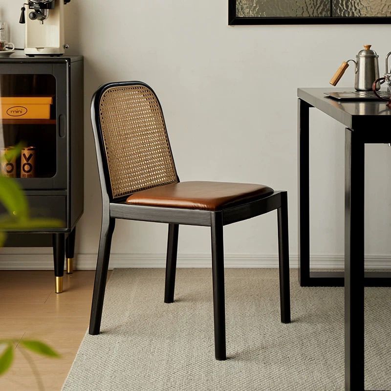 Zeitgenössischer nordischer Holz-Ledersessel für Esszimmer und Wohnzimmer 