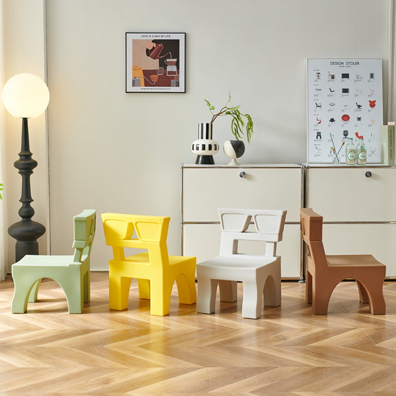 Zeitgenössischer nordischer quadratischer Kunststoffhocker für Kinderzimmer & Wohnzimmer 