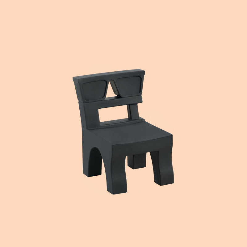 Zeitgenössischer nordischer quadratischer Kunststoffhocker für Kinderzimmer & Wohnzimmer 