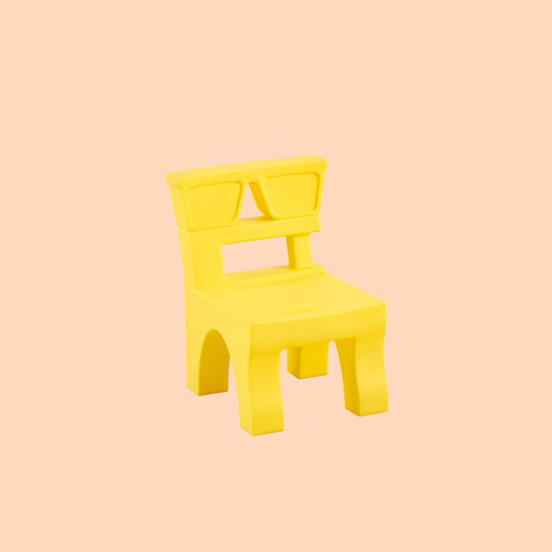 Zeitgenössischer nordischer quadratischer Kunststoffhocker für Kinderzimmer & Wohnzimmer 