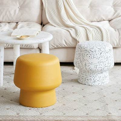 Zeitgenössischer kreativer runder Kunststoffhocker für Schlafzimmer- und Wohnzimmer-Sitzgelegenheiten 