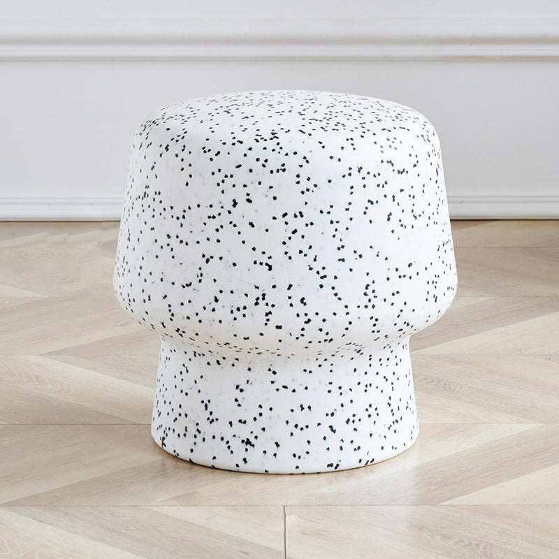 Zeitgenössischer kreativer runder Kunststoffhocker für Schlafzimmer- und Wohnzimmer-Sitzgelegenheiten 