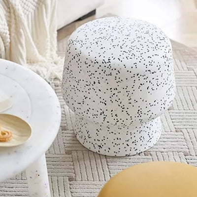 Zeitgenössischer kreativer runder Kunststoffhocker für Schlafzimmer- und Wohnzimmer-Sitzgelegenheiten 