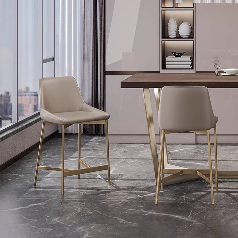 Tabouret de bar courbé en cuir PU minimaliste moderne et en acier au carbone pour salle à manger et salon 