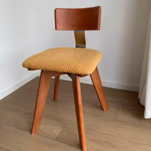 Silla de comedor cuadrada curva de madera y tela nórdica contemporánea para comedor y sala de estar 