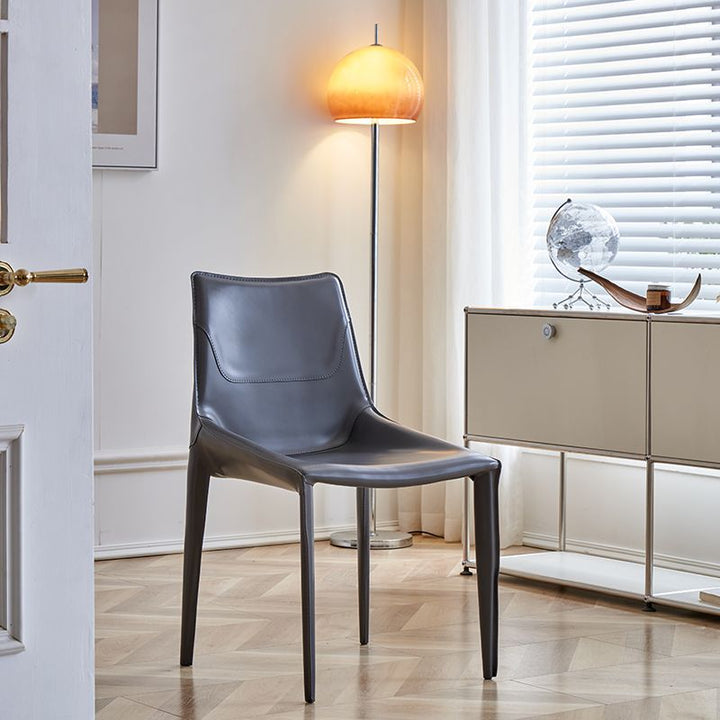 Moderner minimalistischer Sattel Leder &amp; Kohlenstoffstahl gebogener quadratischer Esszimmerstuhl für Esszimmer &amp; Wohnzimmer 