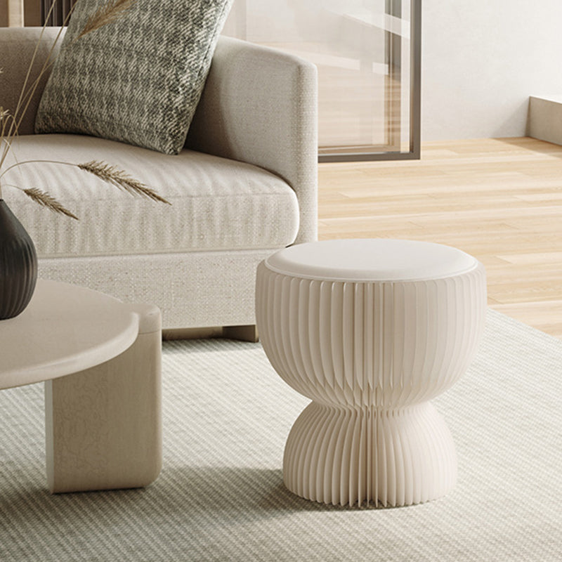 Zeitgenössischer kreativer Leder- & Kraftpapier-Lotus-förmiger faltbarer niedriger Hocker für Schlafzimmer & Wohnzimmer 