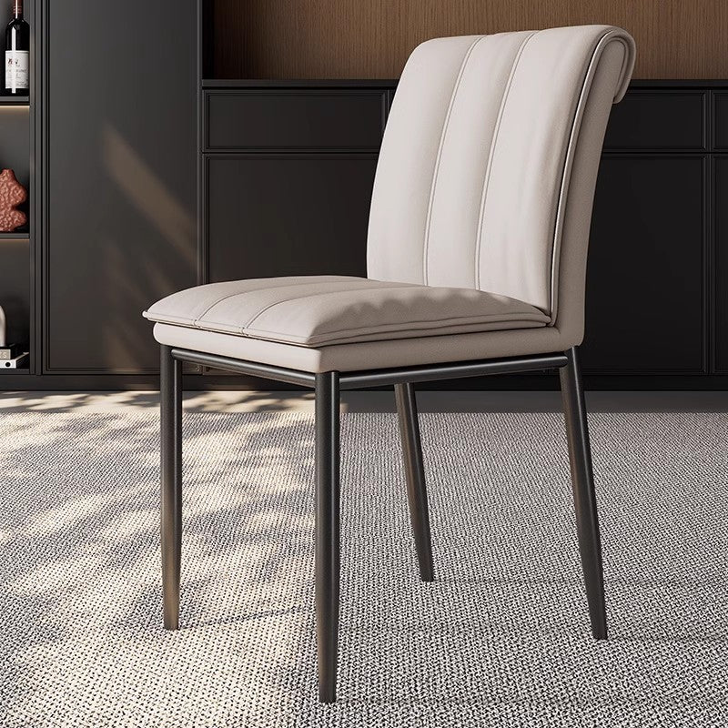 Moderna silla de comedor cuadrada minimalista de cuero y acero al carbono para comedor y sala de estar 