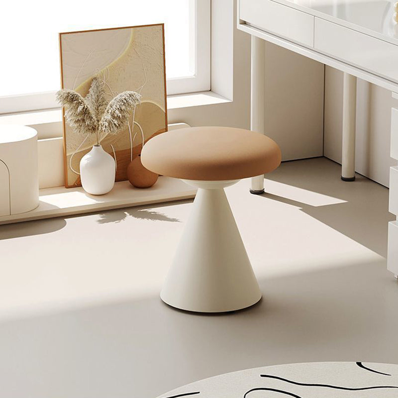 Tabouret de vanité conique rond en cuir nordique contemporain et fer pour chambre et salon 