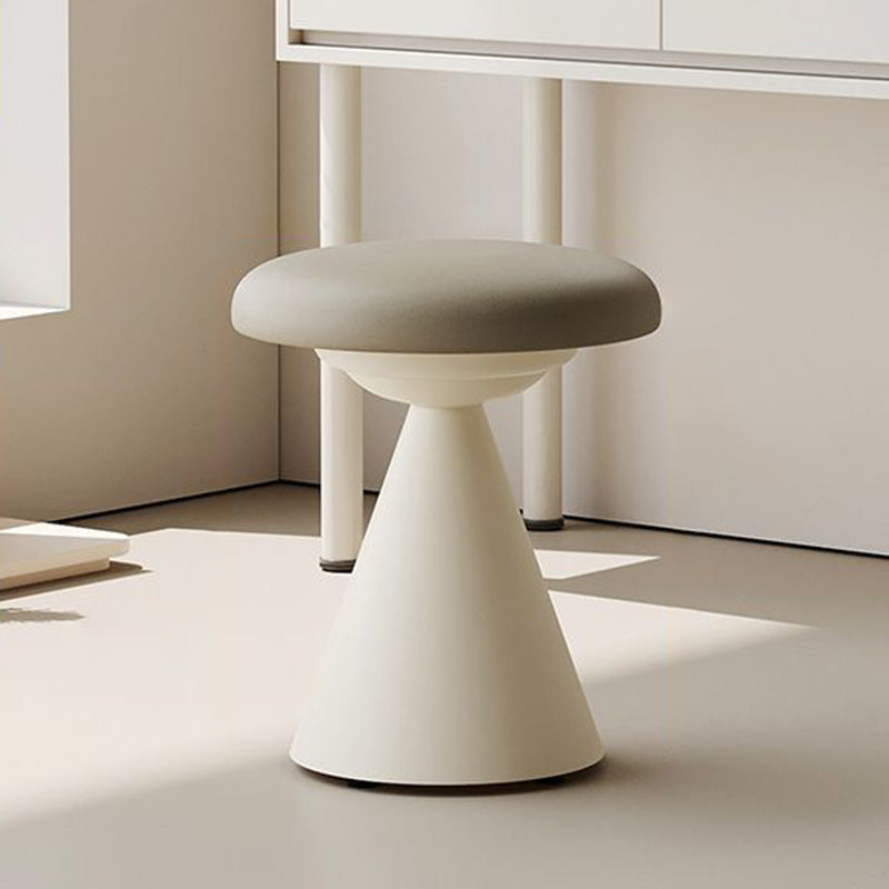 Tabouret de vanité conique rond en cuir nordique contemporain et fer pour chambre et salon 