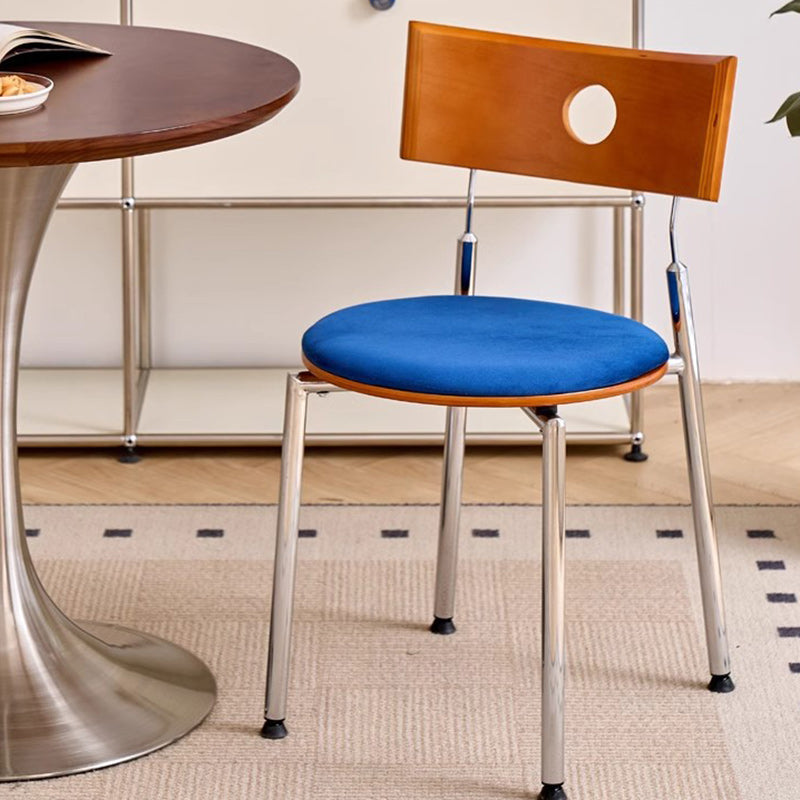 Chaise de salle à manger ronde incurvée en velours vintage traditionnel, bois et acier inoxydable pour chambre, salon et cuisine 