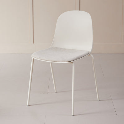 Moderner minimalistischer Stoff- & PE-gekrümmter quadratischer Esszimmerstuhl für Wohnzimmer, Schlafzimmer und Küche 