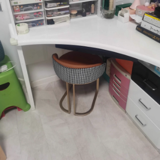 Contemporary Nordic PU Leather &amp; Iron Curved Round Vanity Stool For Bedroom And Living Room