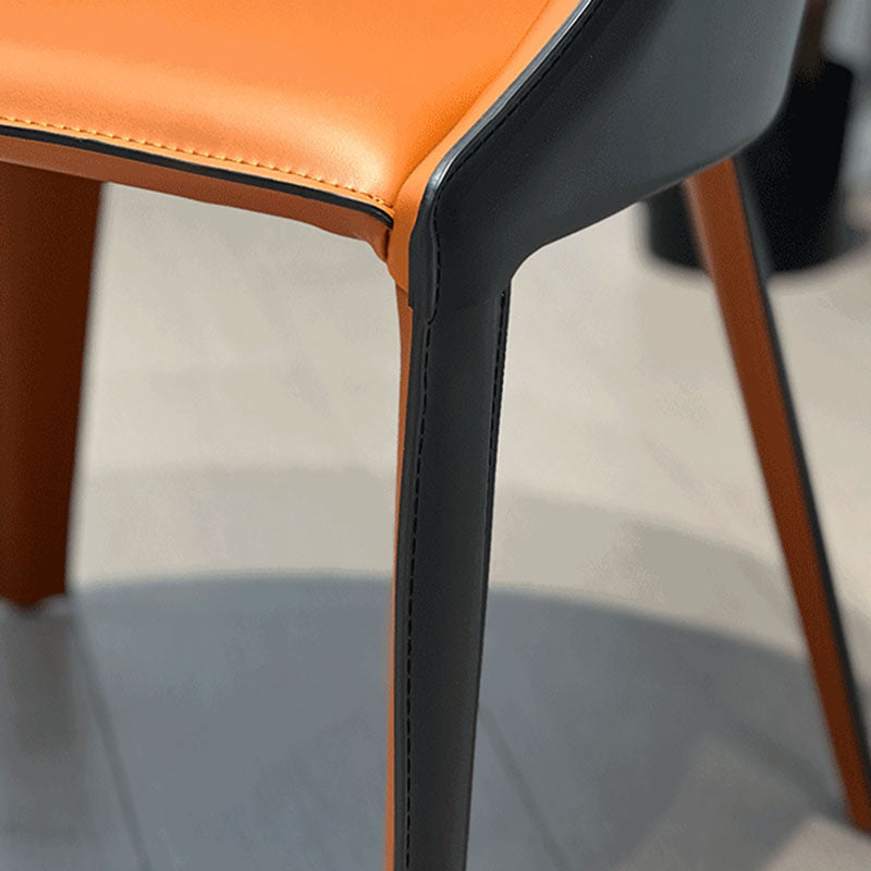 Moderner minimalistischer Faux-Sattel-Leder- und Kohlenstoffstahl-gekrümmter Esszimmerstuhl für Esszimmer, Schlafzimmer &amp; Wohnzimmer 