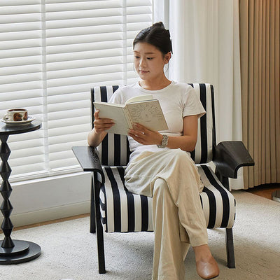 Chaise d'appoint carrée contemporaine en velours nordique et bois avec pieds réglables pour chambre et salon 
