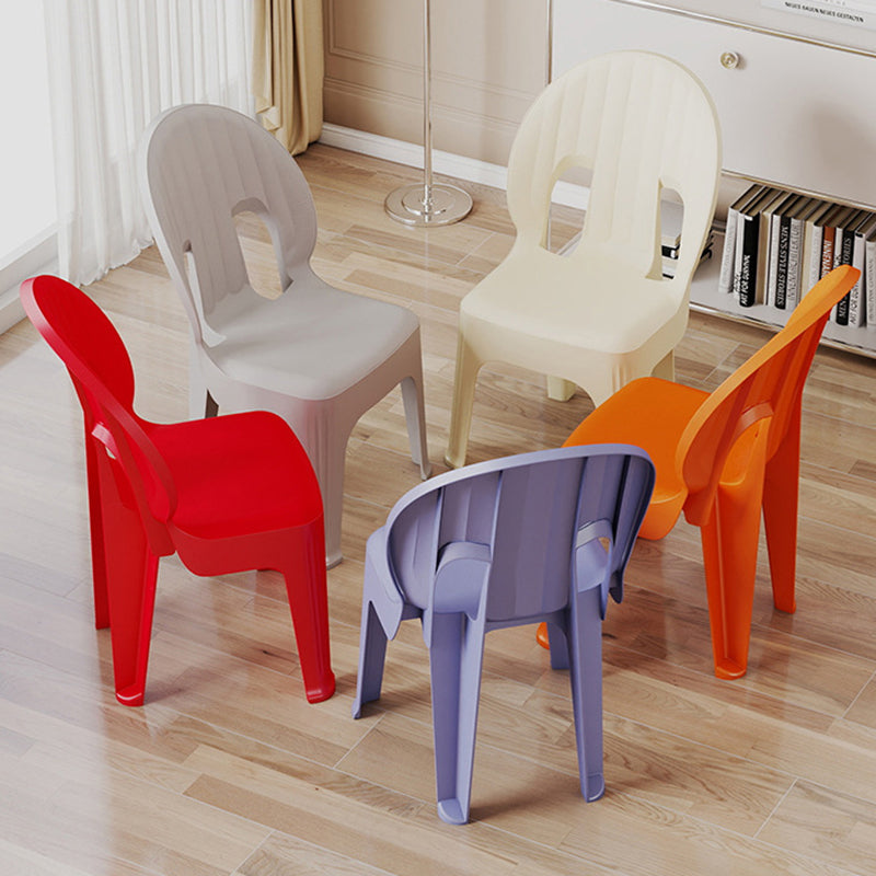 Zeitgenössischer kreativer schalenförmiger PP-Kunststoff stapelbarer Kinder-Esszimmerstuhl Rückenlehne ohne Armlehnen für Esszimmer &amp; Küche 