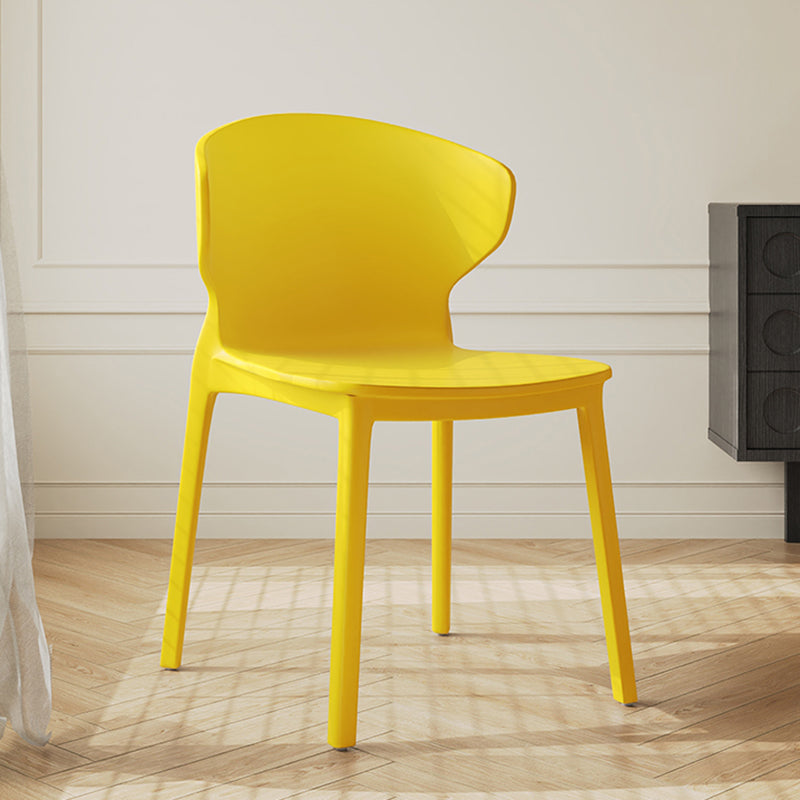 Moderner minimalistischer geometrischer PP-Kunststoff stapelbarer Esszimmerstuhl Rückenlehne ohne Armlehnen für Esszimmer 