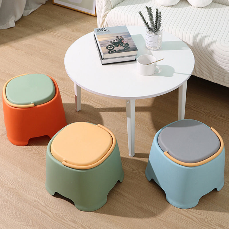 Tabouret bas portable empilable en plastique PP à forme carrée arrondie, style nordique contemporain, sans dossier ni accoudoirs, pour salon 