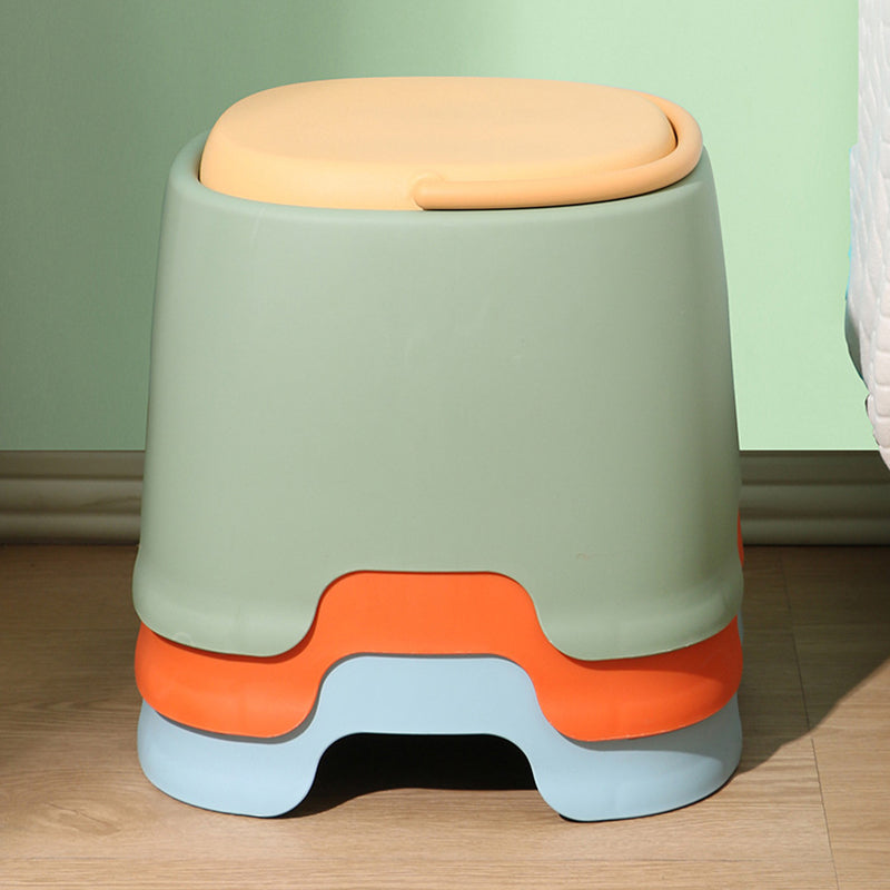 Tabouret bas portable empilable en plastique PP à forme carrée arrondie, style nordique contemporain, sans dossier ni accoudoirs, pour salon 