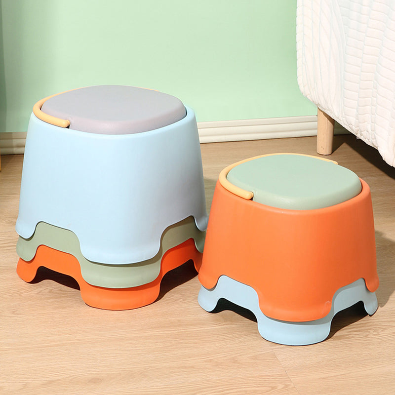 Tabouret bas portable empilable en plastique PP à forme carrée arrondie, style nordique contemporain, sans dossier ni accoudoirs, pour salon 