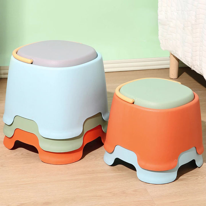 Tabouret bas portable empilable en plastique PP à forme carrée arrondie, style nordique contemporain, sans dossier ni accoudoirs, pour salon 