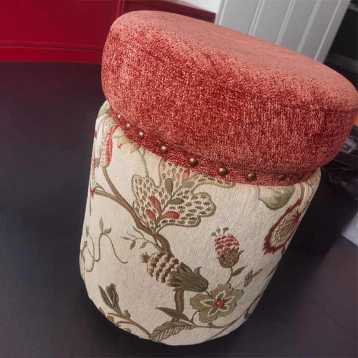 Traditioneller europäischer Hocker aus Massivholz mit Chenille-Polsterung und Gummibasis, zylindrisch, ohne Rückenlehne und Armlehnen für das Schlafzimmer 