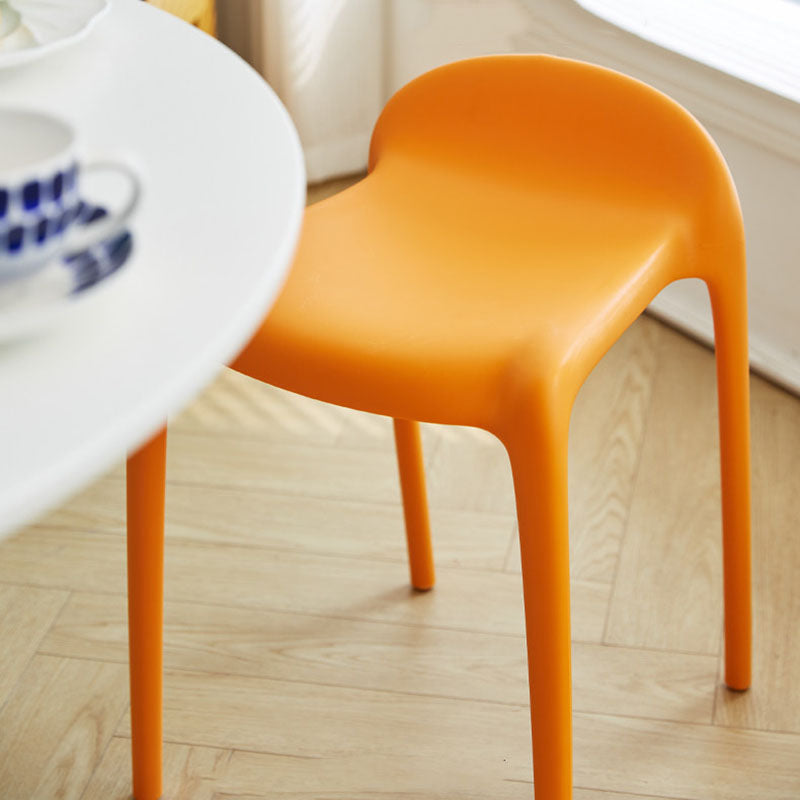 Chaise de salle à manger empilable en plastique PP incurvé, minimaliste moderne, sans dossier ni accoudoirs, pour salle à manger 