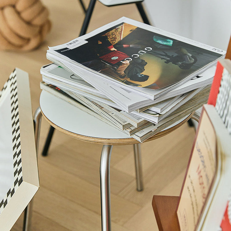 كرسي طعام عصري صناعي دائري مصنوع من الخشب الصلب وخشب الأبلكاش بقشرة ستانلس ستيل قابل للتكديس بدون ظهر وبدون مساند للذراعين لغرفة الطعام 