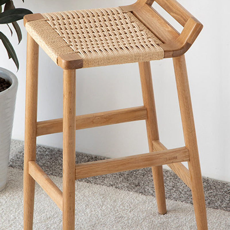 Tabouret de bar trapézoïdal en bois de chêne rouge japonais traditionnel avec tressage en corde de chanvre, sans dossier ni accoudoirs, pour salle à manger 