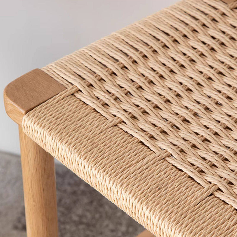 Tabouret de bar trapézoïdal en bois de chêne rouge japonais traditionnel avec tressage en corde de chanvre, sans dossier ni accoudoirs, pour salle à manger 