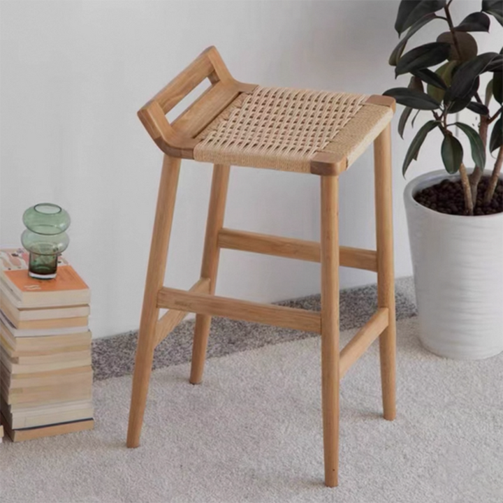 Tabouret de bar trapézoïdal en bois de chêne rouge japonais traditionnel avec tressage en corde de chanvre, sans dossier ni accoudoirs, pour salle à manger 