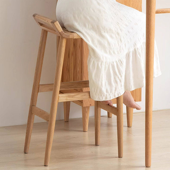 Tabouret de bar trapézoïdal en bois de chêne rouge japonais traditionnel avec tressage en corde de chanvre, sans dossier ni accoudoirs, pour salle à manger 