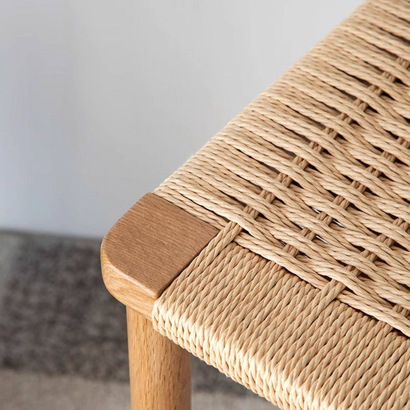 Tabouret de bar trapézoïdal en bois de chêne rouge japonais traditionnel avec tressage en corde de chanvre, sans dossier ni accoudoirs, pour salle à manger 
